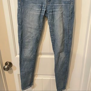 American eagle blue jeans
